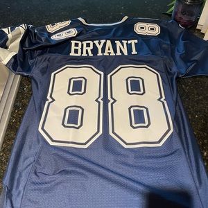 Dez Bryant Reebok jersey size small runs more like a medium